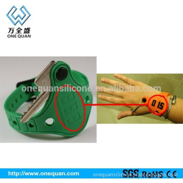 Free sample fashion silicone wristbands for key